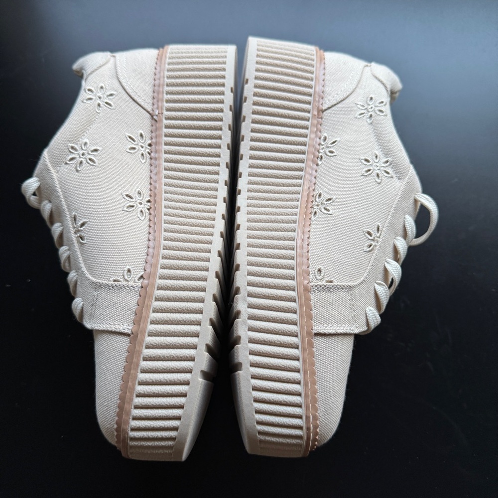 Dolce Vita Women's BRIN Lace-Up Floral Embroidered Platform Sneaker Size 9.5 - Picture 5 of 12